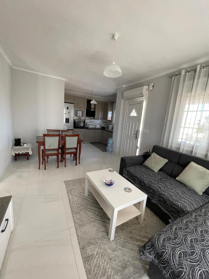 2-Bedroom Luxury Family Home Flojitá Kültér fotó